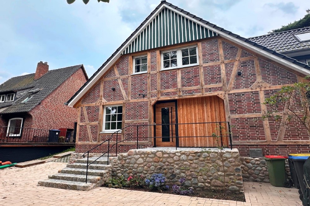 Neuwertige 4 Zimmer Wohnung „Haus im Haus“ im Nibelungenviertel von Rissen