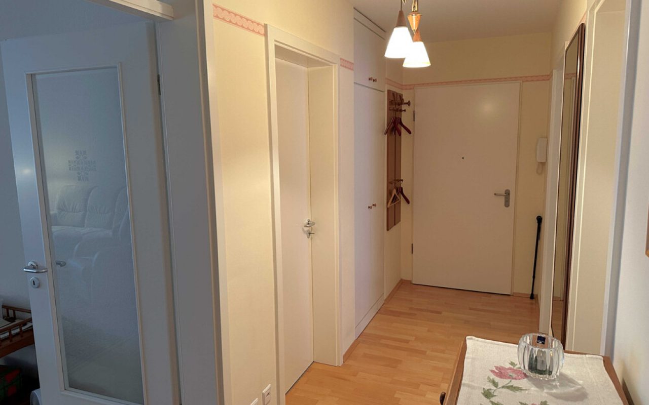 Flur mit Einbauschrank